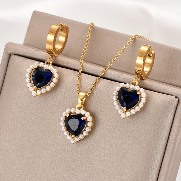 18K Gold Plated Love Heart Pendant Earrings + Necklace Set - Picture 2 of 5